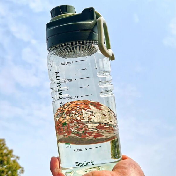 plastic sports water bottle with volume scale (4)